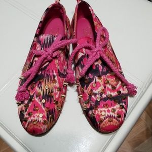 Slip on casual sneakers